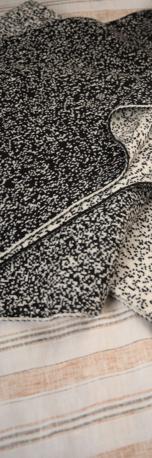 Speckle Print Throw
